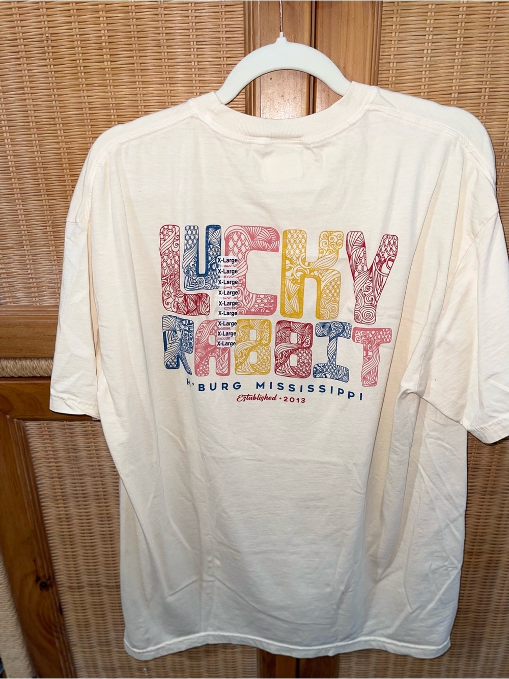 Comfort Colors Cream 'Lucky Rabbit ' Graphic Tee in Multicolor Print